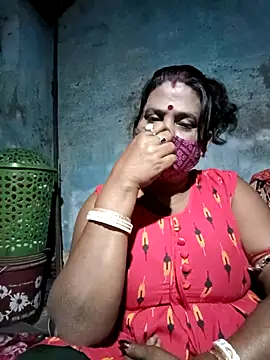 Snapshot of me-pari-hu chatting on 02.17.26 me-pari-hu online show from 02.17.26