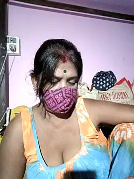 Snapshot of me-pari-hu chatting on 02.20.26 me-pari-hu online show from 02.20.26