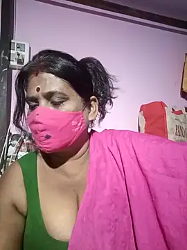 Snapshot of me-pari-hu chatting on 02.22.26 me-pari-hu online show from 02.22.26