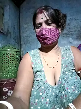 Snapshot of me-pari-hu chatting on 02.25.26 me-pari-hu online show from 02.25.26