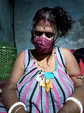 Snapshot of me-pari-hu chatting on 02.28.26 me-pari-hu online show from 02.28.26