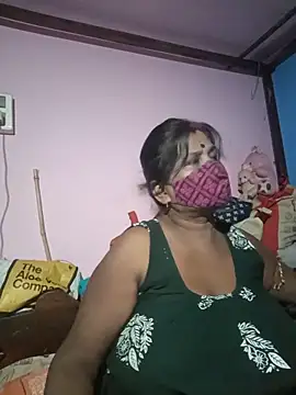 Snapshot of me-pari-hu chatting on 05.30.26 me-pari-hu online show from 05.30.26