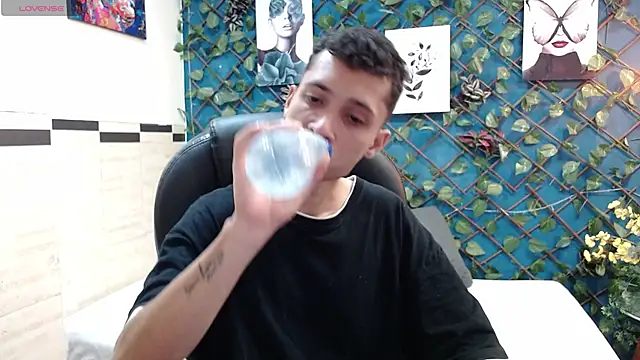 Snapshot of LucassSmith11 chatting on 05.13.26 LucassSmith11 online show from 05.13.26