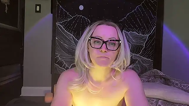 Snapshot of only_one_onyx chatting on 11.29.25 only one onyx online show from 11.29.25