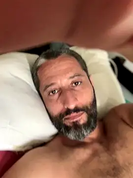 Snapshot of Calientesensible chatting on 12.20.25 Calientesensible online show from 12.20.25