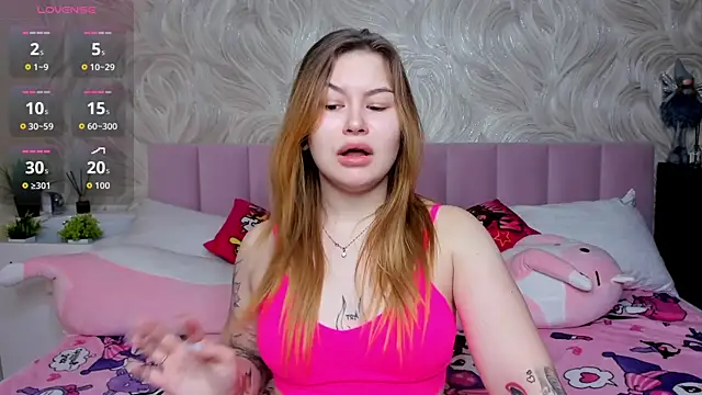 Snapshot of MilanaXHoney chatting on 12.14.25 MilanaXHoney online show from 12.14.25