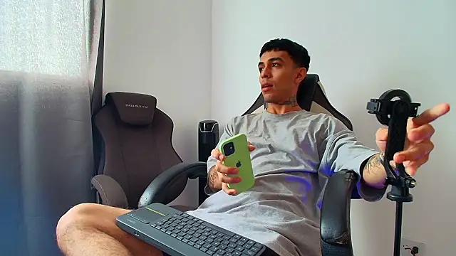 Snapshot of liorvante chatting on 02.01.26 liorvante online show from 02.01.26