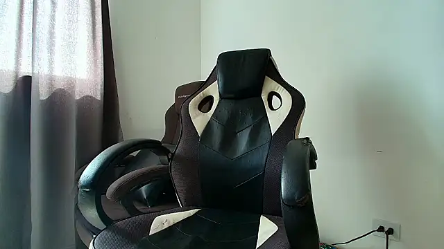 Snapshot of liorvante chatting on 02.04.26 liorvante online show from 02.04.26