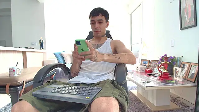 Snapshot of liorvante chatting on 02.17.26 liorvante online show from 02.17.26