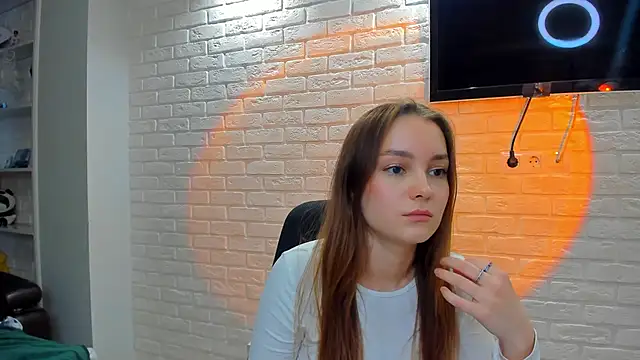 LouiseFlower  online show from 11.29.25