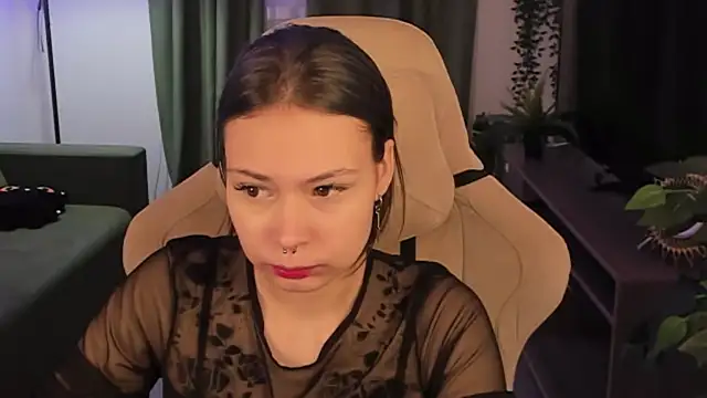 Snapshot of ReikoAckerman chatting on 12.15.25 ReikoAckerman online show from 12.15.25