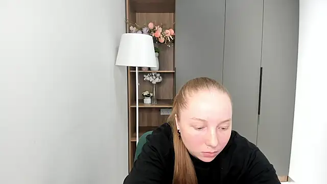 Snapshot of AdarnDeneui chatting on 11.30.25 AdarnDeneui online show from 11.30.25