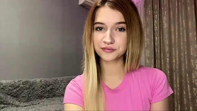 Snapshot of VikkiWittel chatting on 12.01.25 VikkiWittel online show from 12.01.25