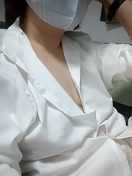 Snapshot of miniiceyya chatting on 02.11.26 miniiceyya online show from 02.11.26