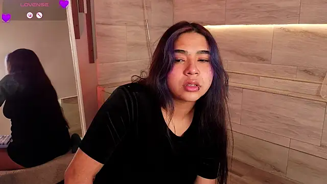Snapshot of Mylarossi chatting on 04.17.26 Mylarossi online show from 04.17.26