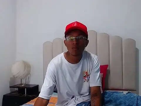 BobbyHot 4u online show from 12.01.25