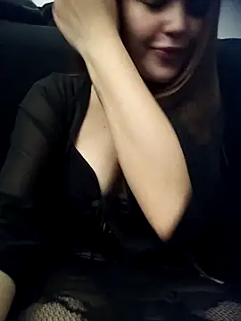 Snapshot of lunaevox chatting on 11.30.25 lunaevox online show from 11.30.25