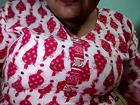 Snapshot of its_me_anjuu chatting on 12.17.25 its me anjuu online show from 12.17.25