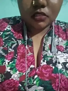 Snapshot of its_me_anjuu chatting on 12.18.25 its me anjuu online show from 12.18.25