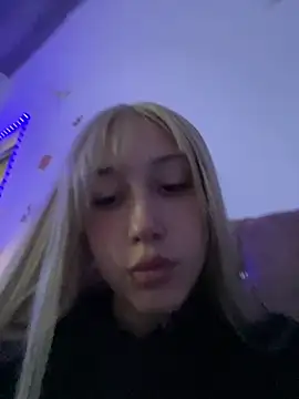 Zoe  blue online show from 11.30.25