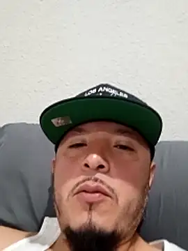 Snapshot of Lalin2323 chatting on 02.04.26 Lalin2323 online show from 02.04.26