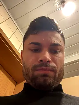 Snapshot of Daniel_fit chatting on 12.01.25 Daniel fit online show from 12.01.25