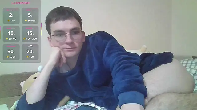 Snapshot of leo_cutie chatting on 02.11.26 leo cutie online show from 02.11.26