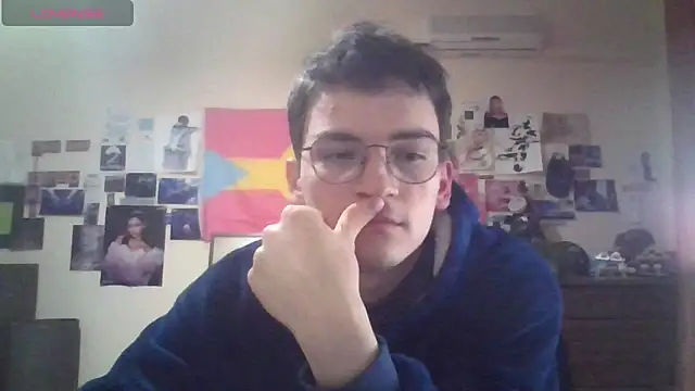 Snapshot of leo_cutie chatting on 02.18.26 leo cutie online show from 02.18.26