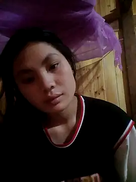 Snapshot of Hilary-123 chatting on 04.22.26 Hilary-123 online show from 04.22.26