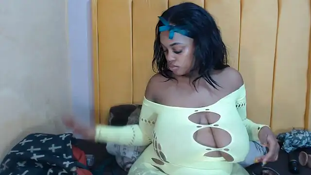 Snapshot of SexyHarleyBlack chatting on 06.18.26 SexyHarleyBlack online show from 06.18.26