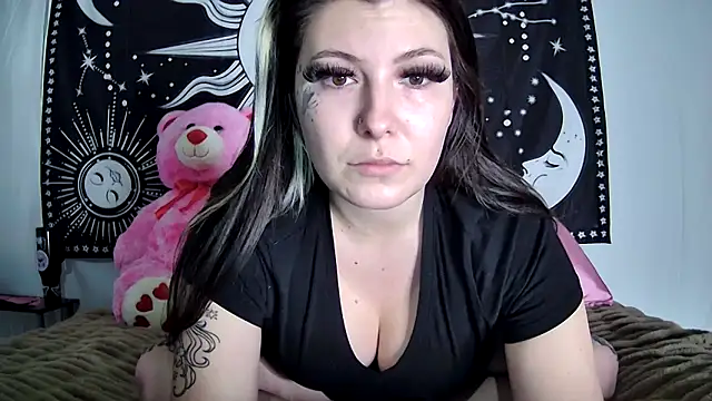 Snapshot of Maexoxo chatting on 02.19.26 Maexoxo online show from 02.19.26