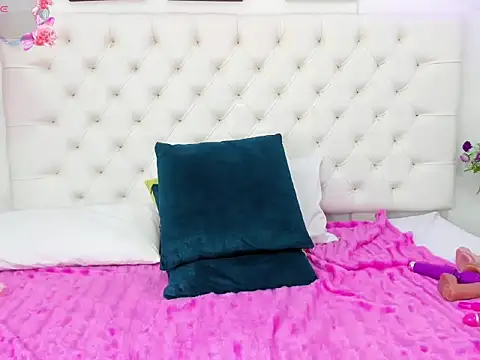 jennystark  online show from 12.16.25