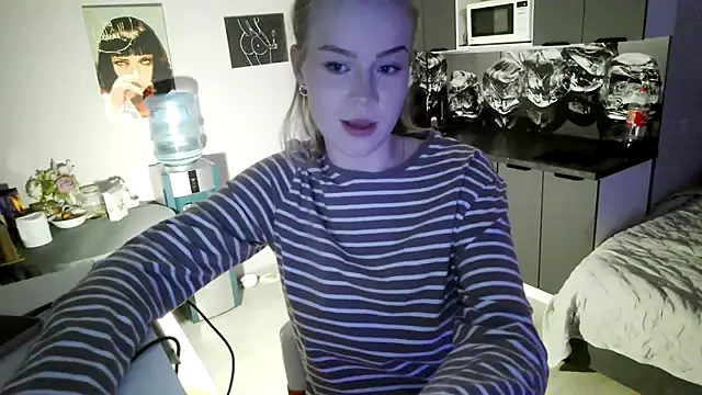 LunaPeony online show from 02.02.26