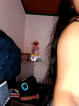 MisNicol online show from 12.04.25