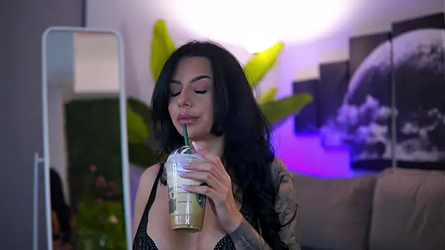 Ivy Trix online show from 02.04.26