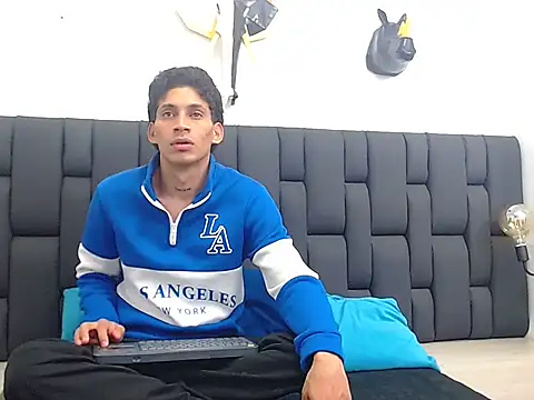 Snapshot of manus_rios69 chatting on 12.15.25 manus rios69 online show from 12.15.25