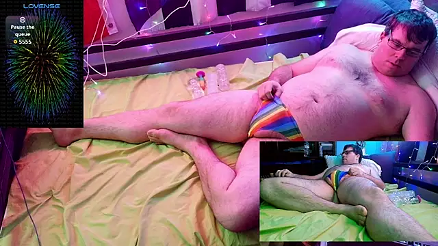 Snapshot of cumfun110@xh chatting on 12.04.25 cumfun110xh online show from 12.04.25