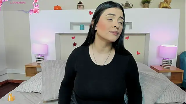 AnikaRomanoff  online show from 04.17.26