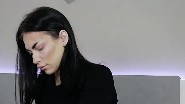 Snapshot of RachaelMils chatting on 12.22.25 RachaelMils online show from 12.22.25