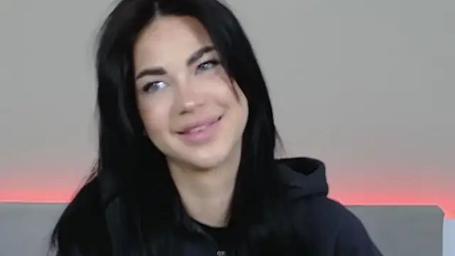 Snapshot of RachaelMils chatting on 02.17.26 RachaelMils online show from 02.17.26