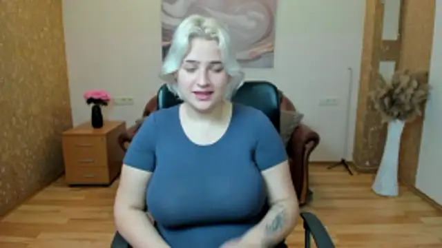 Snapshot of Olivia_Quinns chatting on 12.02.25 Olivia Quinns online show from 12.02.25