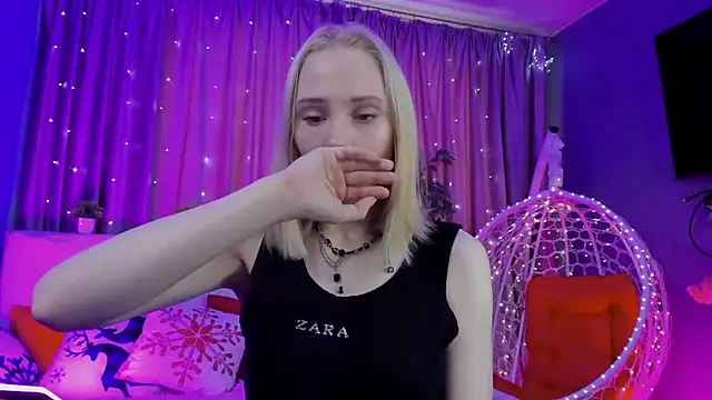 Snapshot of Gina_Gina_love chatting on 02.27.26 Gina Gina love online show from 02.27.26