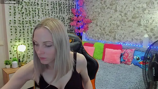Gina Gina love online show from 05.18.26