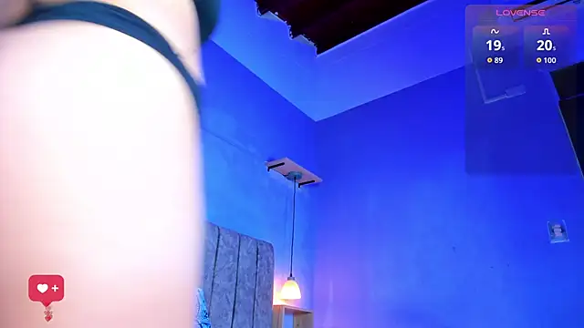 Snapshot of RousseVyxen chatting on 01.15.26 RousseVyxen online show from 01.15.26