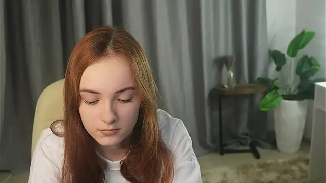 Snapshot of SheriseHartzo chatting on 12.04.25 SheriseHartzo online show from 12.04.25