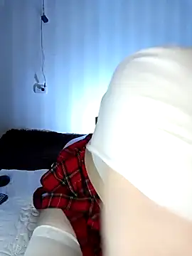 Snapshot of Usagi-- chatting on 12.04.25 Usagi-- online show from 12.04.25