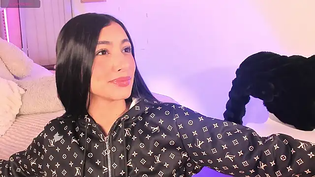 Snapshot of lya__brown chatting on 06.04.26 lya brown online show from 06.04.26