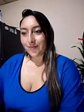 Valeria montana  online show from 12.13.25