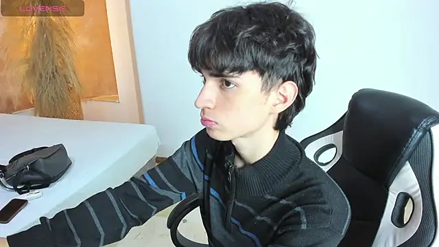 Snapshot of CONNOR_STONNE_ chatting on 02.19.26 CONNOR STONNE online show from 02.19.26