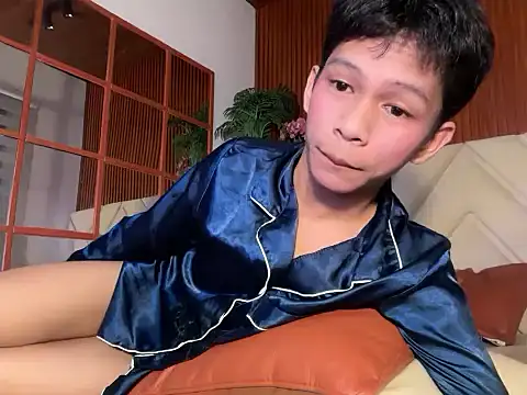 TheBoyAboveYou online show from 04.21.26